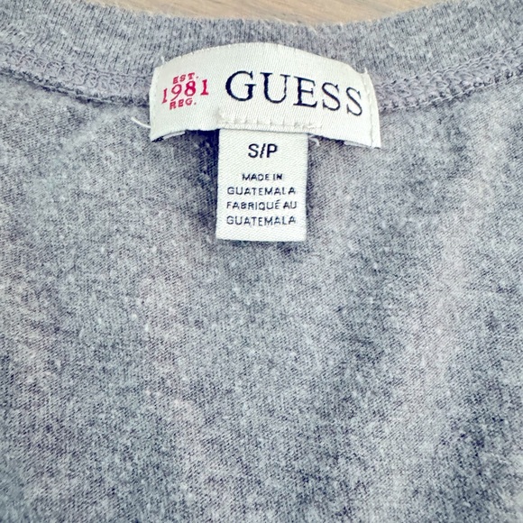 Guess gray leopard print tshirt - Picture 2 of 3